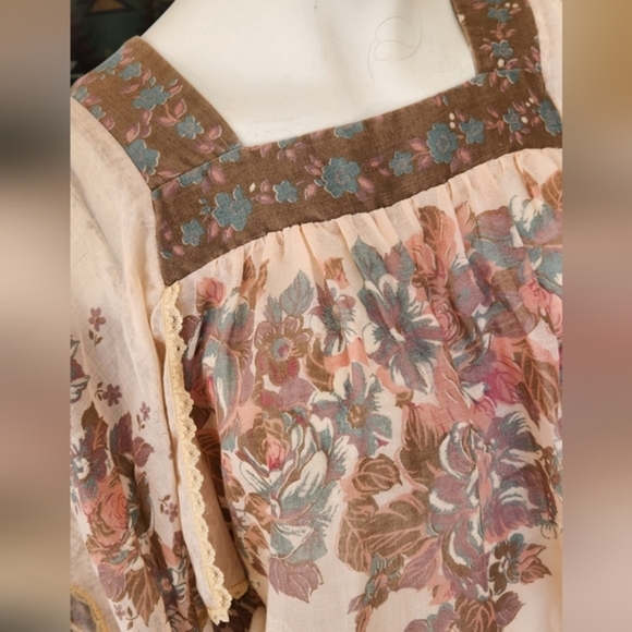 VINTAGE  70s CUTE LACE & FLORAL FABRIC BELL SLEEVES CROP TOP SHIRT BLOUSE - Picture 4 of 10